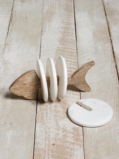 S/4 coasters on wooden fish stand Arrêtes