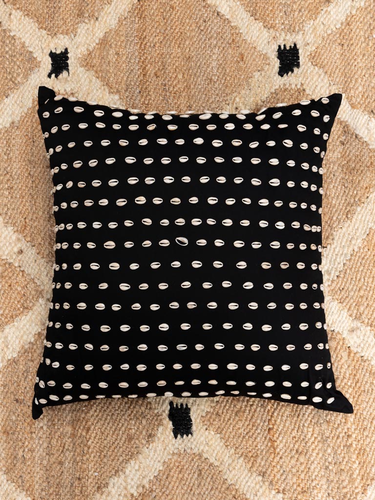 Black cushion with shells - 4