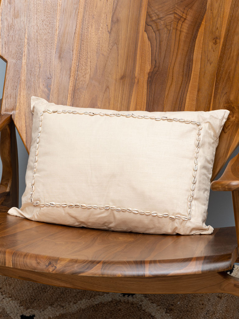 Beige cushion with shells - 1