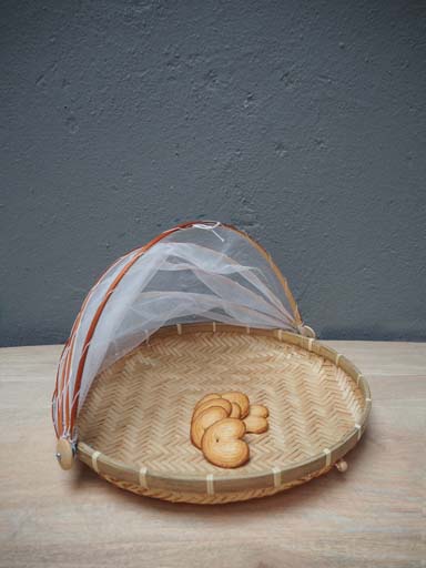 Fruit basket in bamboo with net