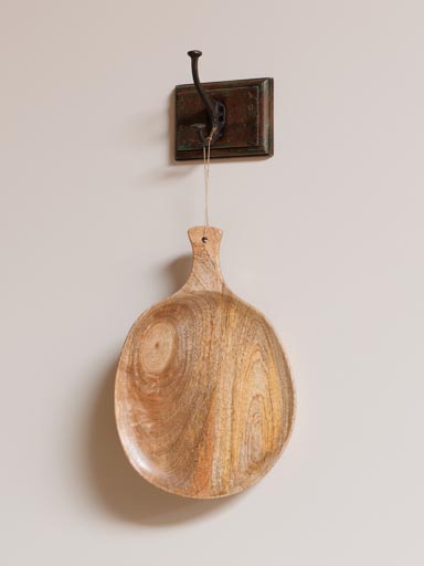 Cutting board with handle