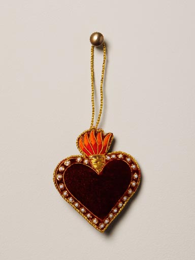 Hanging hand embroidered Eminence