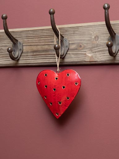 Small hanging metal heart golden cuttings