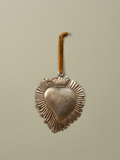 Hanging ex-voto heart