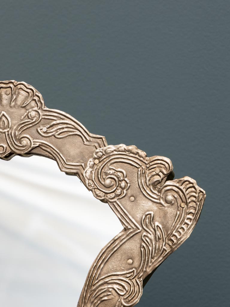 Hammered metal table mirror - 4