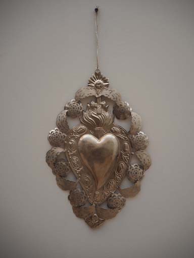 Suspension argentée Ex-voto coeur et fleurs