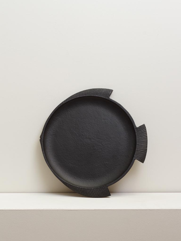 Black round fish dish - 1