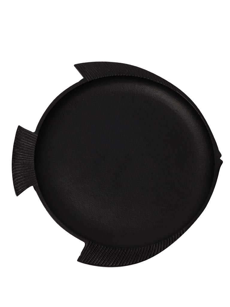 Big black round fish dish - 2