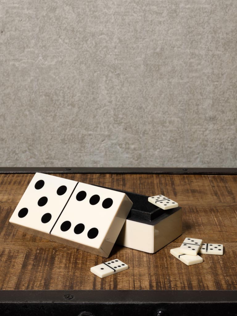 White domino box - 3