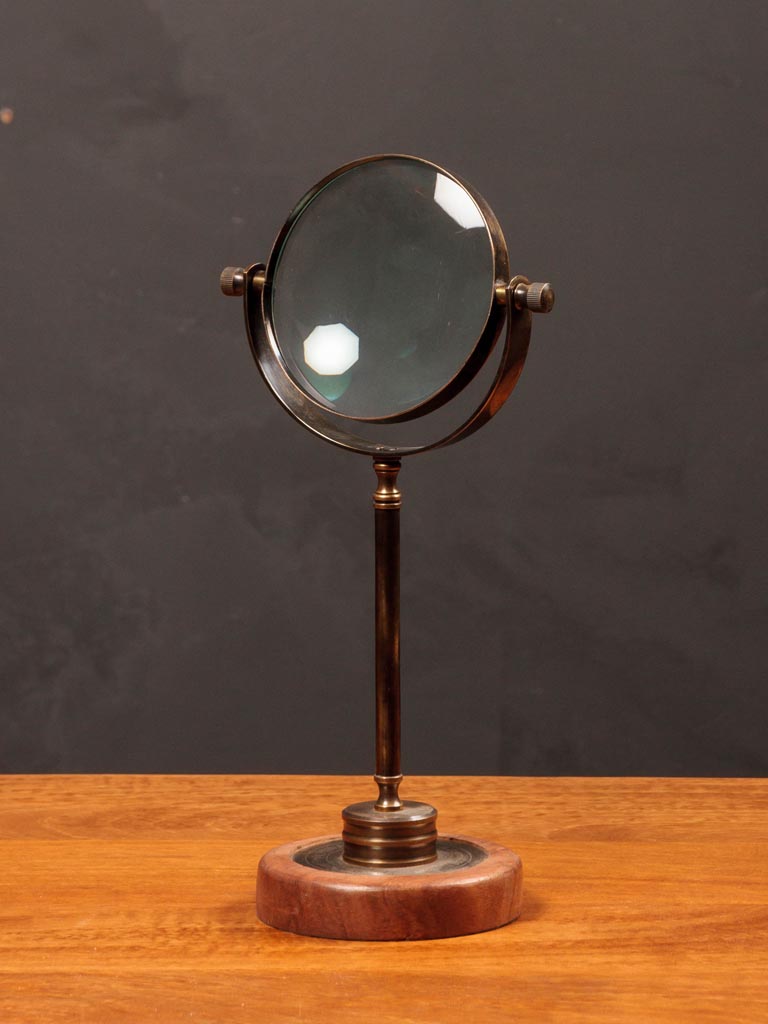 Big magnifier on wooden stand - 1