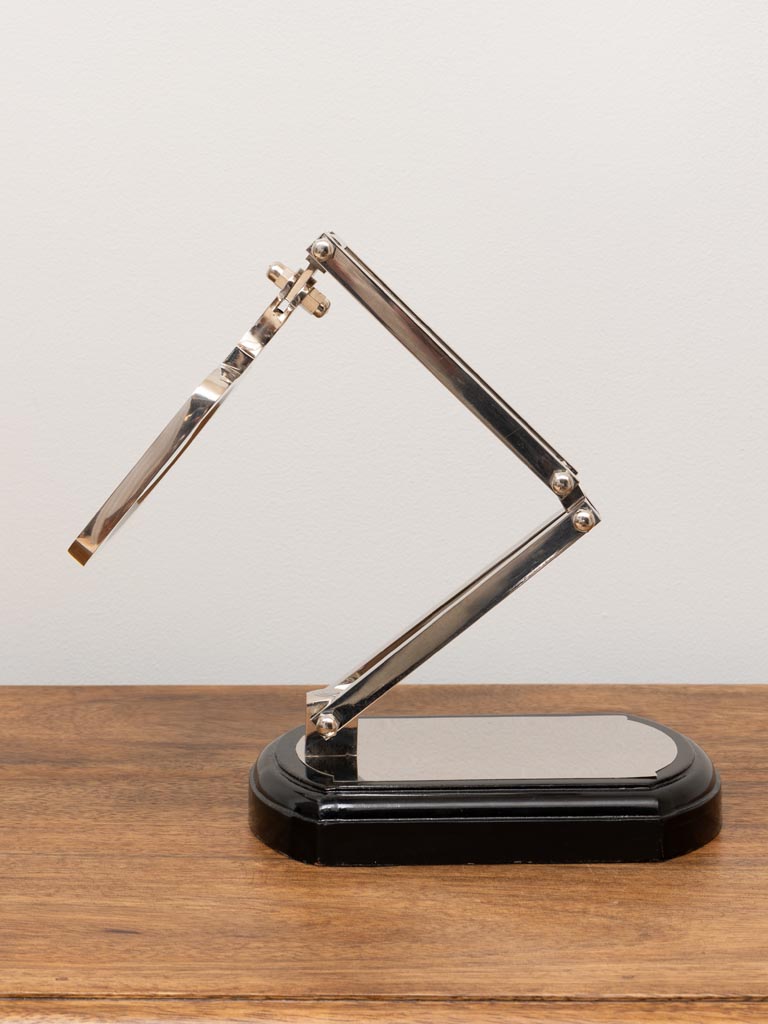 Magnifier on zig zag stand - 3
