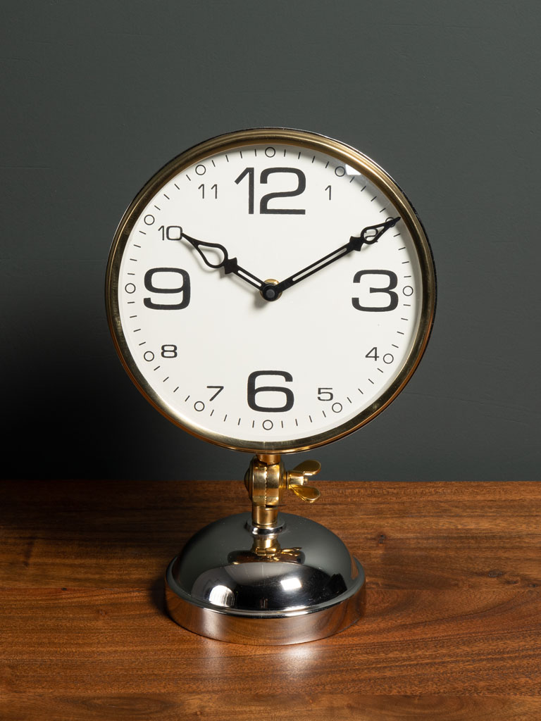 Table clock headlight style - 1