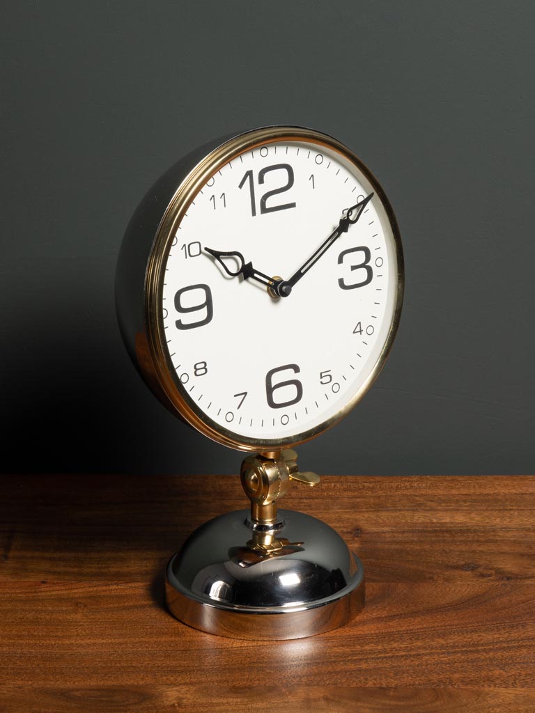 Table clock headlight style - 3