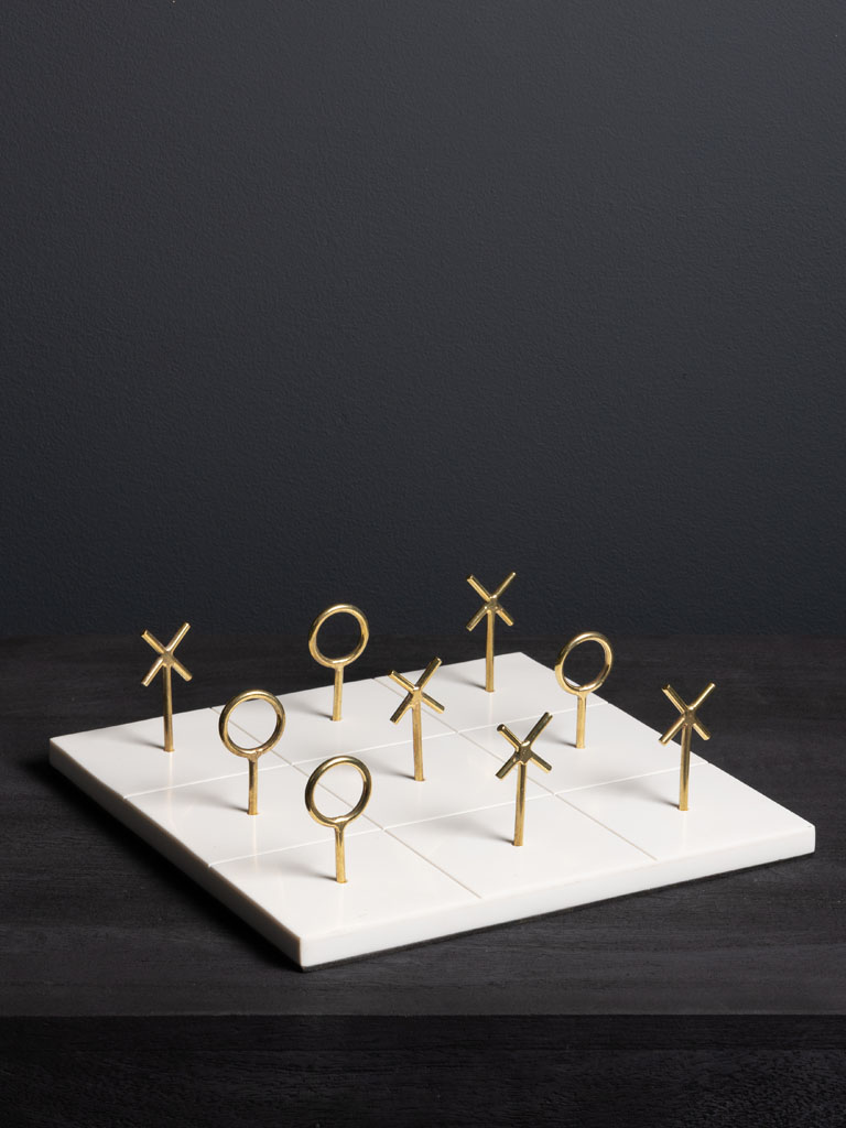 Resin Tic Tac Toe game with golden details - 1