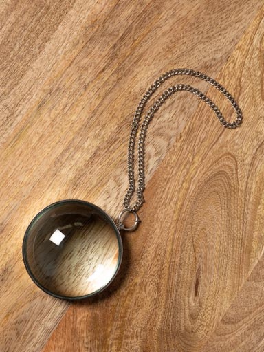 Magnifier with silver chain