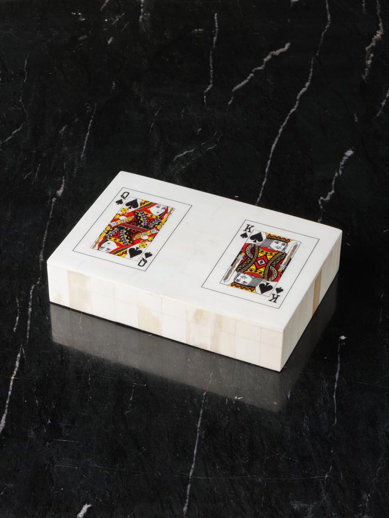 White box with 2 decks of cards King & Queen - 1