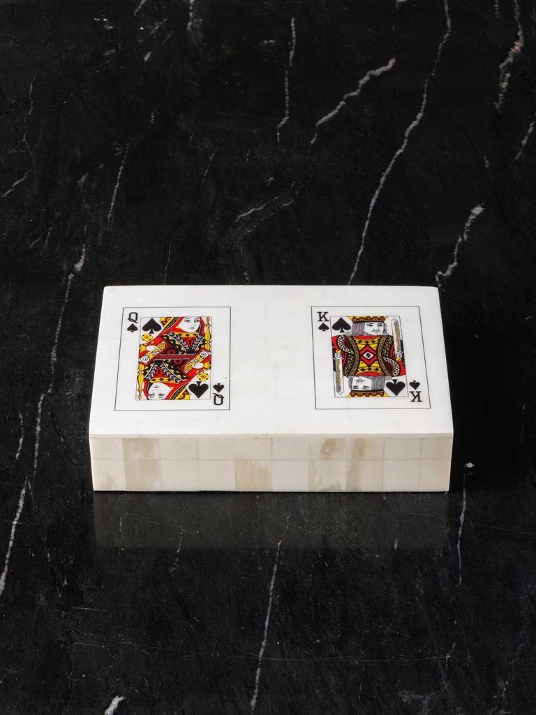 White box with 2 decks of cards King & Queen - 3