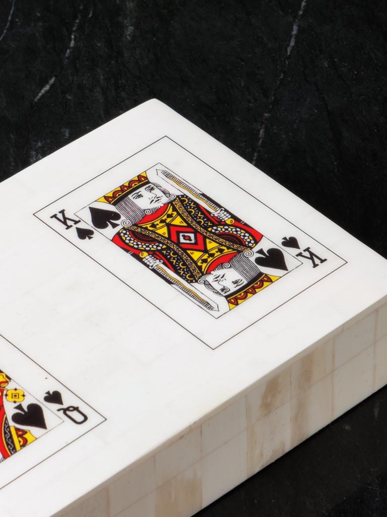 White box with 2 decks of cards King & Queen - 5