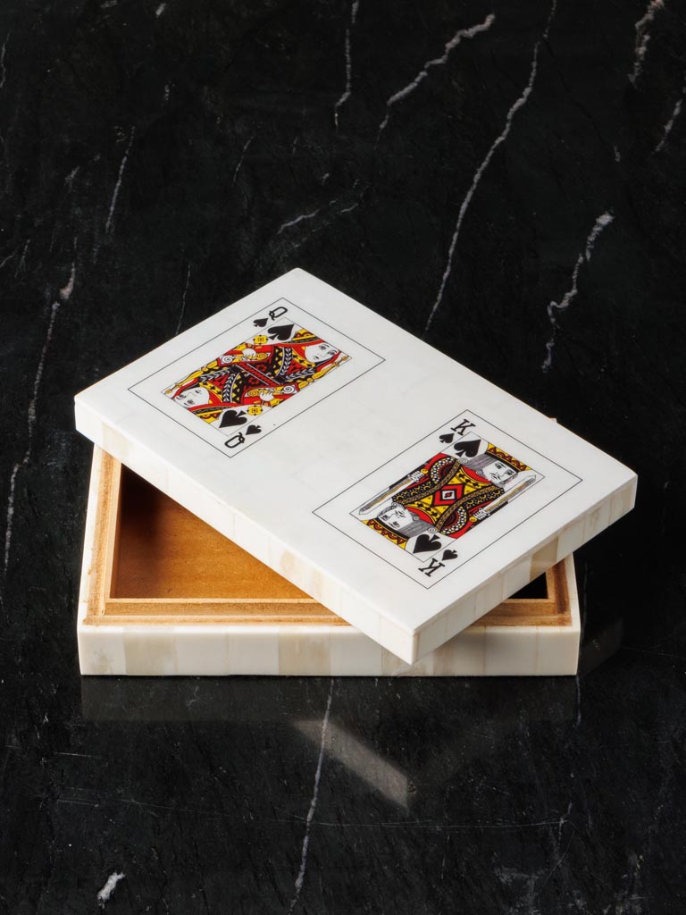 White box with 2 decks of cards King & Queen - 4