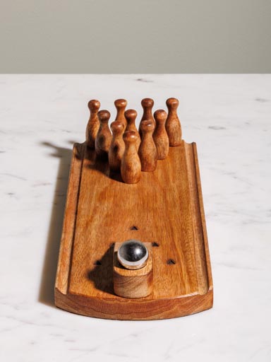 Miniature bowling game
