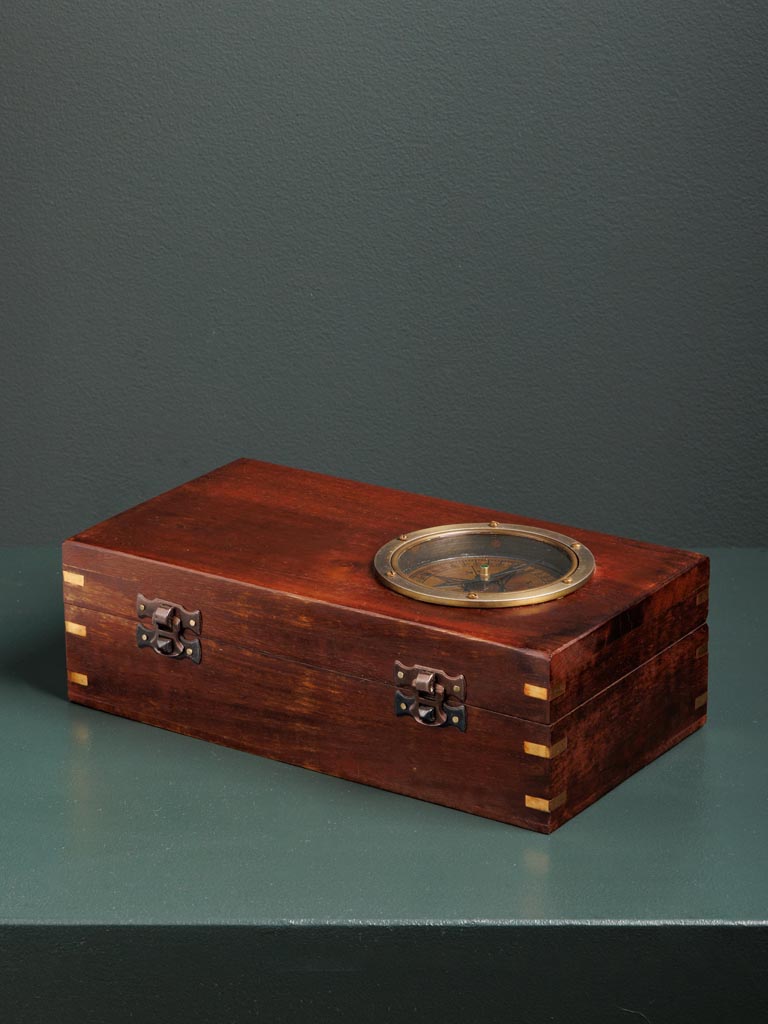 Box with compass on the lid - 1