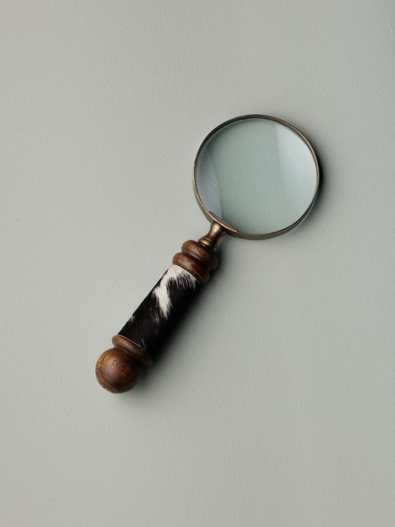 Magnifier with cowhide handle - 1