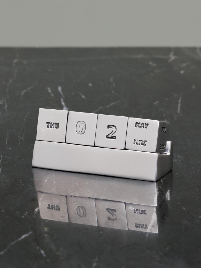 Perpetual calendar silver cubes - 3