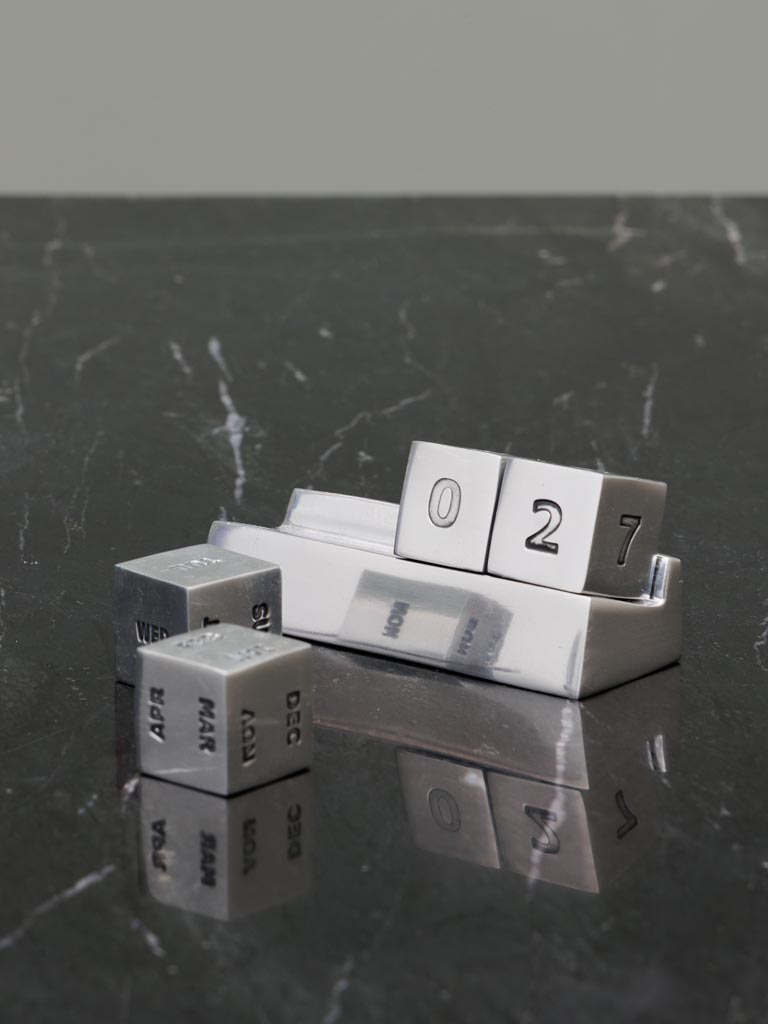 Perpetual calendar silver cubes - 4