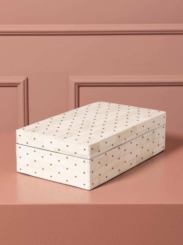 White box with studs Jackson - 1
