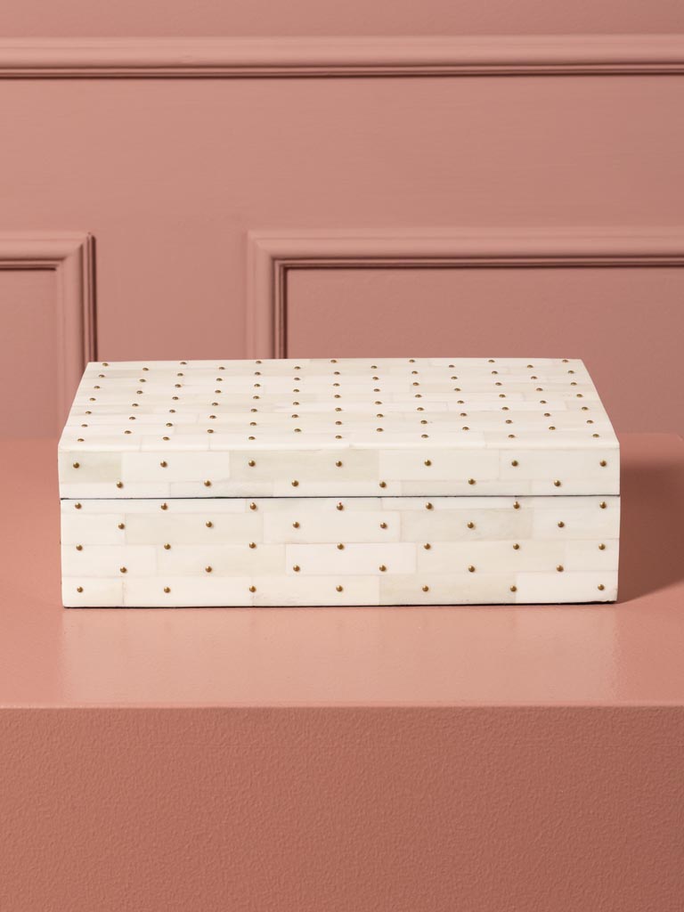 White box with studs Jackson - 3