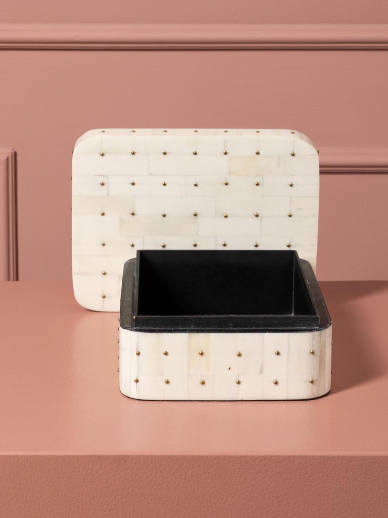 Box rounded edges with studs Jackson - 3