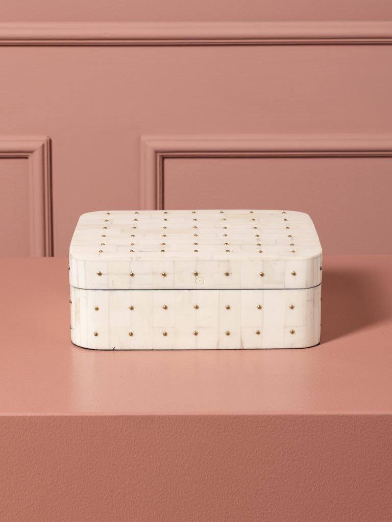 Box rounded edges with studs Jackson - 4