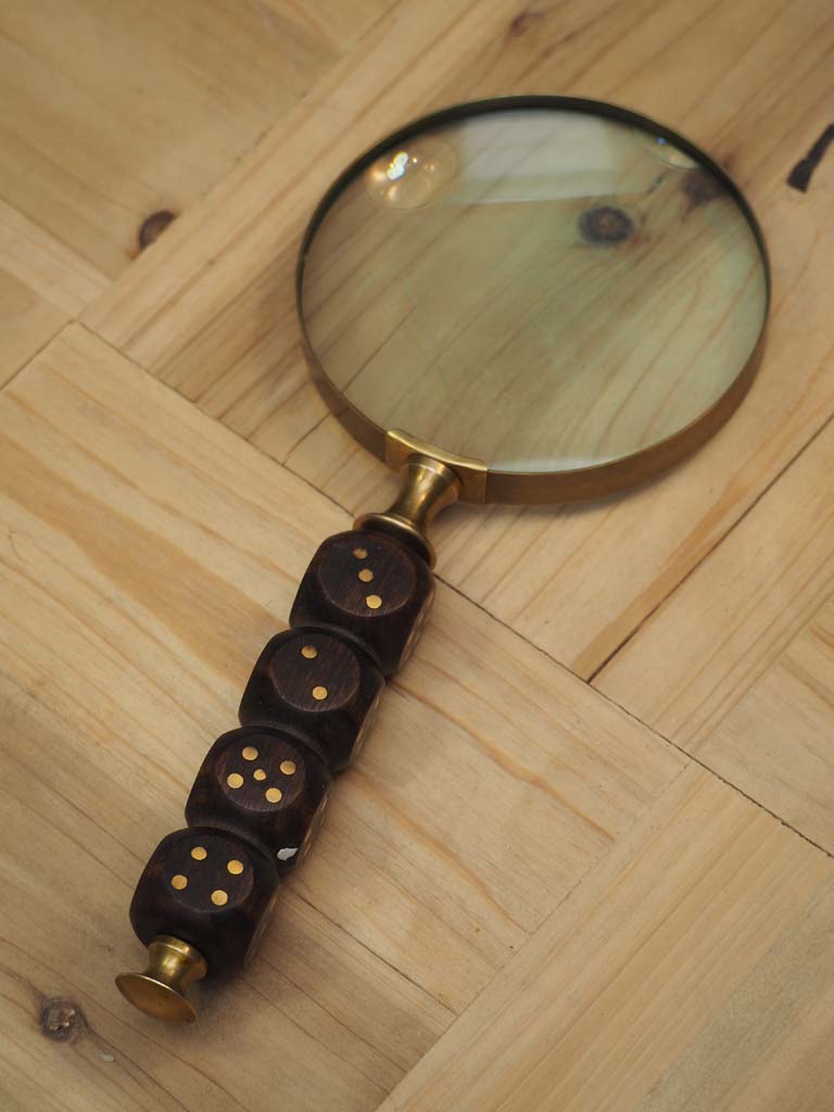 Magnifier with wooden dices handle - 1