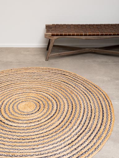Round reversible black/white braided rug