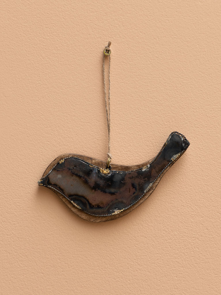 Hanging rusty bird - 1