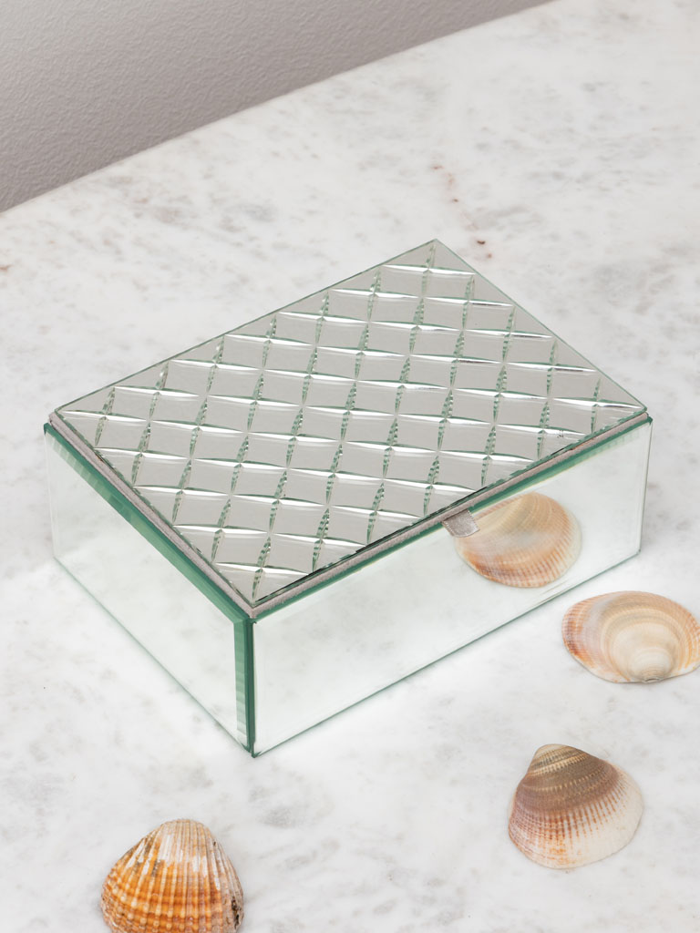 Diamond cut lid mirror box - 1