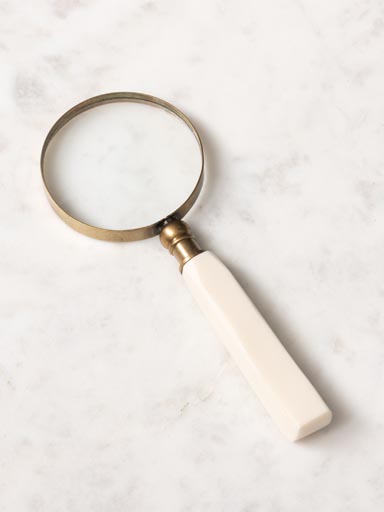 Magnifier with square resin handle