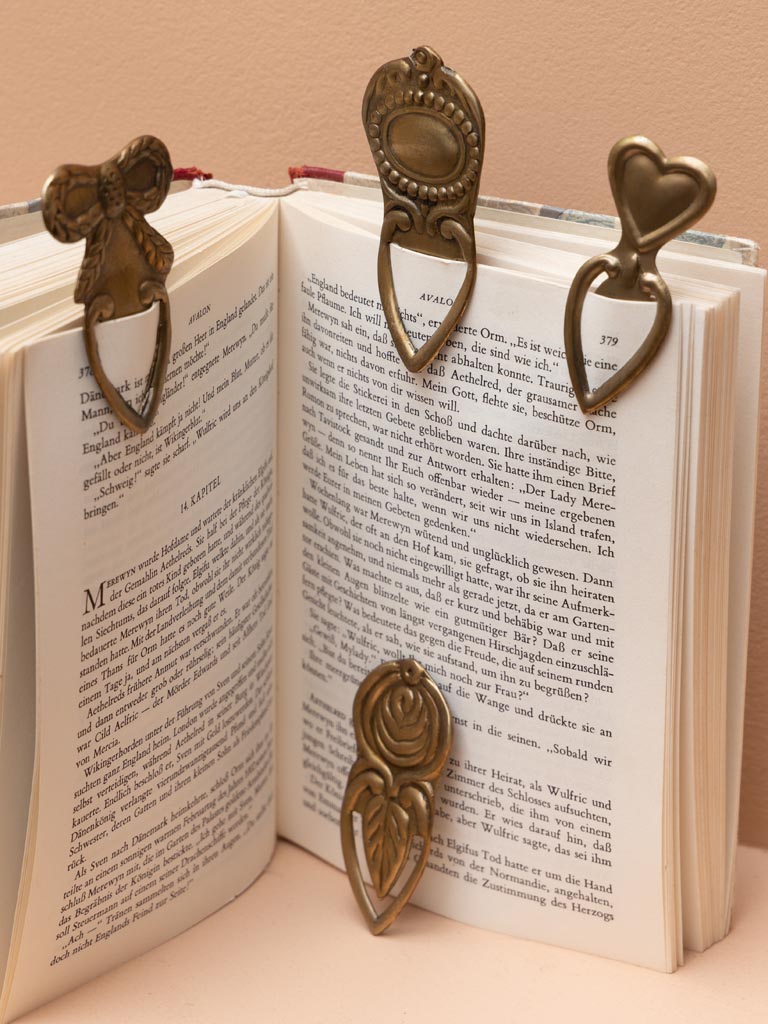 S/4 book marks romance - 4