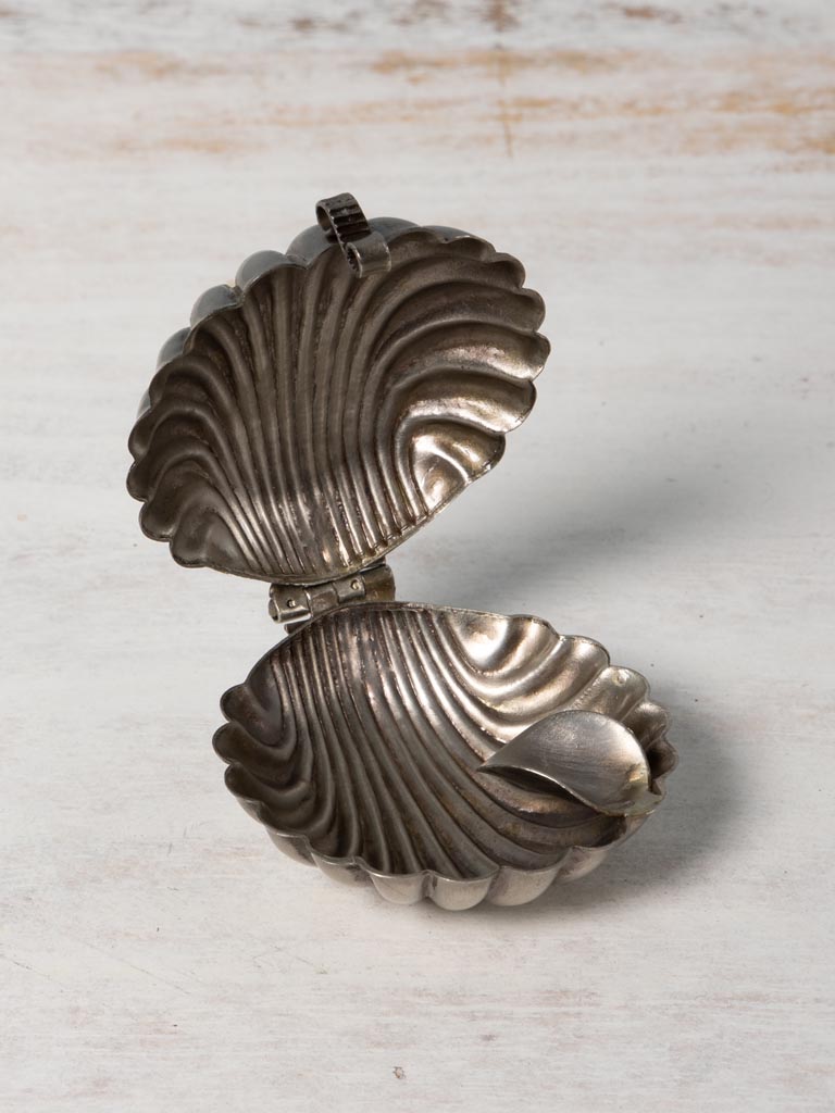 Beach ashtray shell shape - 4