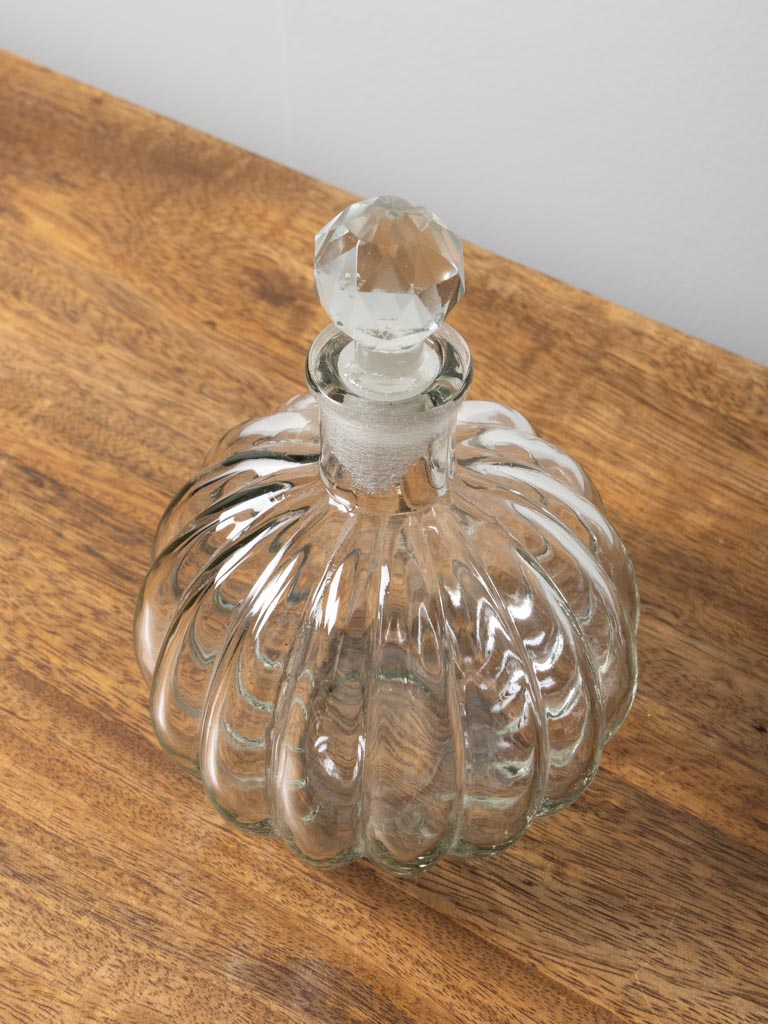 Small round carafe with stripes and stopper - 4