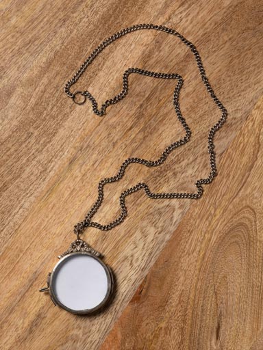 Small round photoframe with guarland