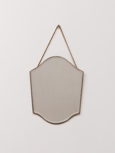 Mirror with scalloped edges