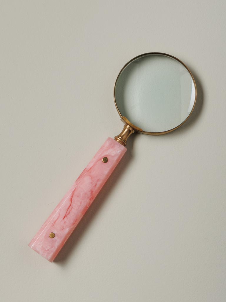 Magnifier with pink handle - 1