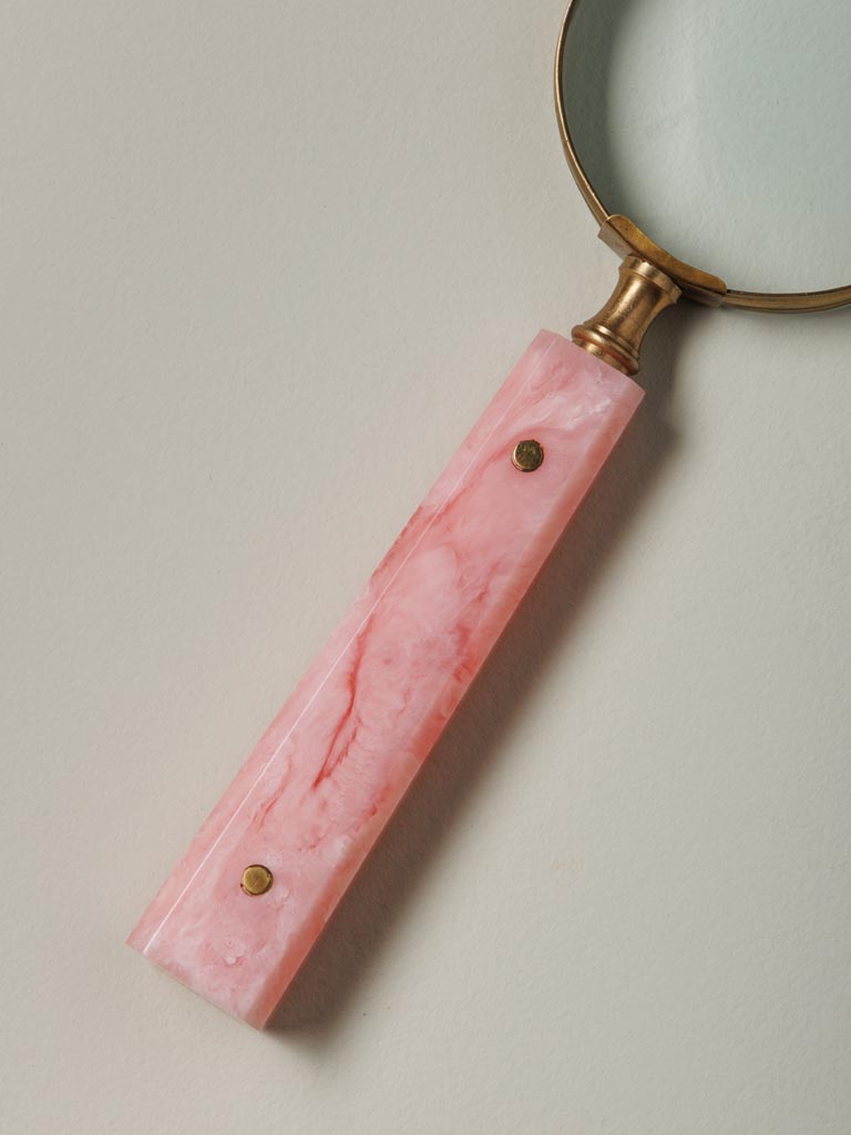 Magnifier with pink handle - 3
