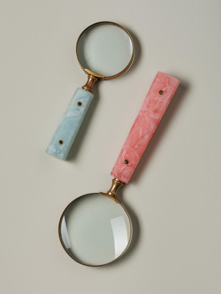 Magnifier with pink handle - 4