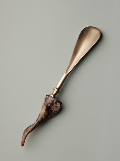 Shoehorn with horn handle