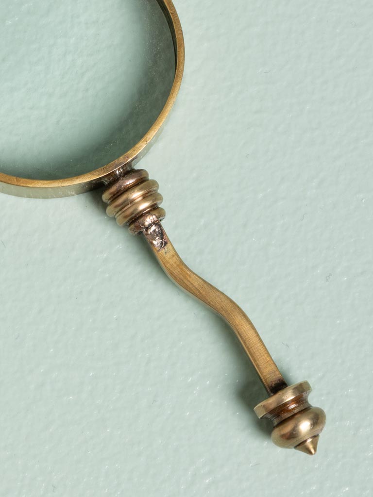 Small magnifier with twisted handle - 3