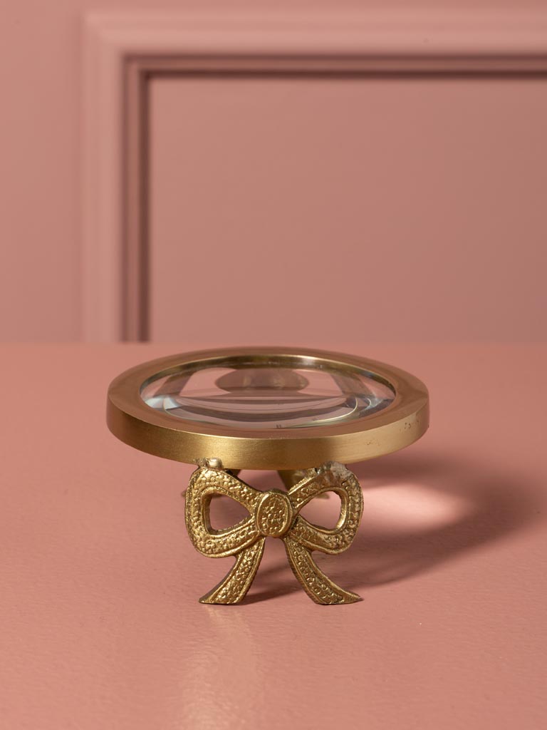 Golden magnifier on bow feet - 3