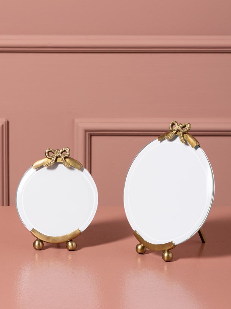 S/2 round photoframes with bow decor - 1
