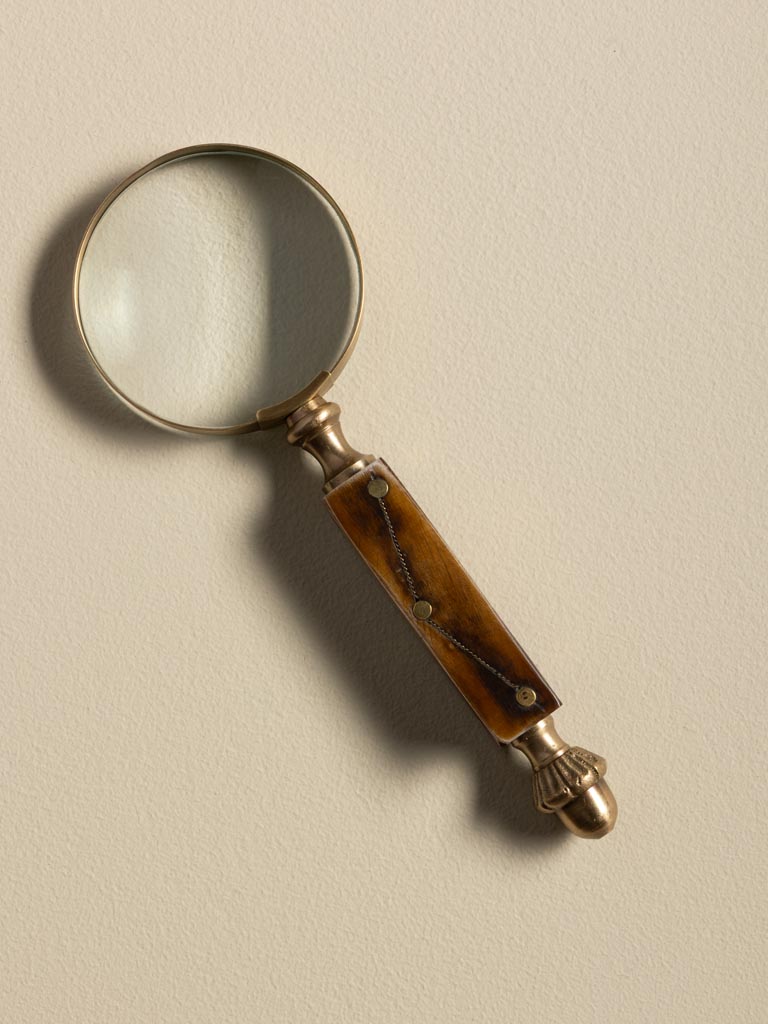 Magnifier with golden details - 1